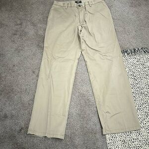 Dockers Khaki 33x32